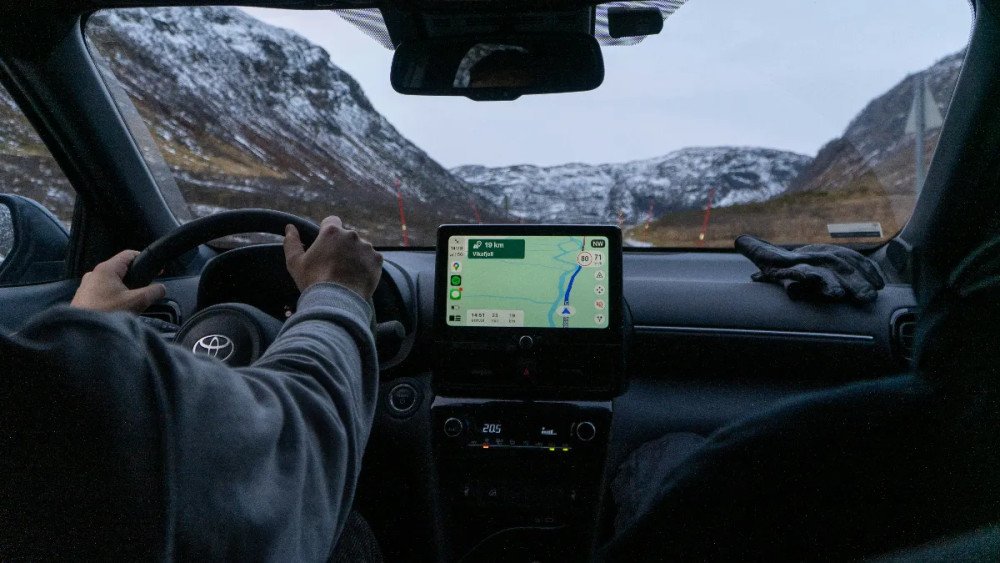 Your GPS Used to Be Stupid - Ask Maps & Immersive Nav