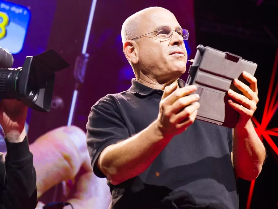 The self-organizing computer course | Shimon Schocken